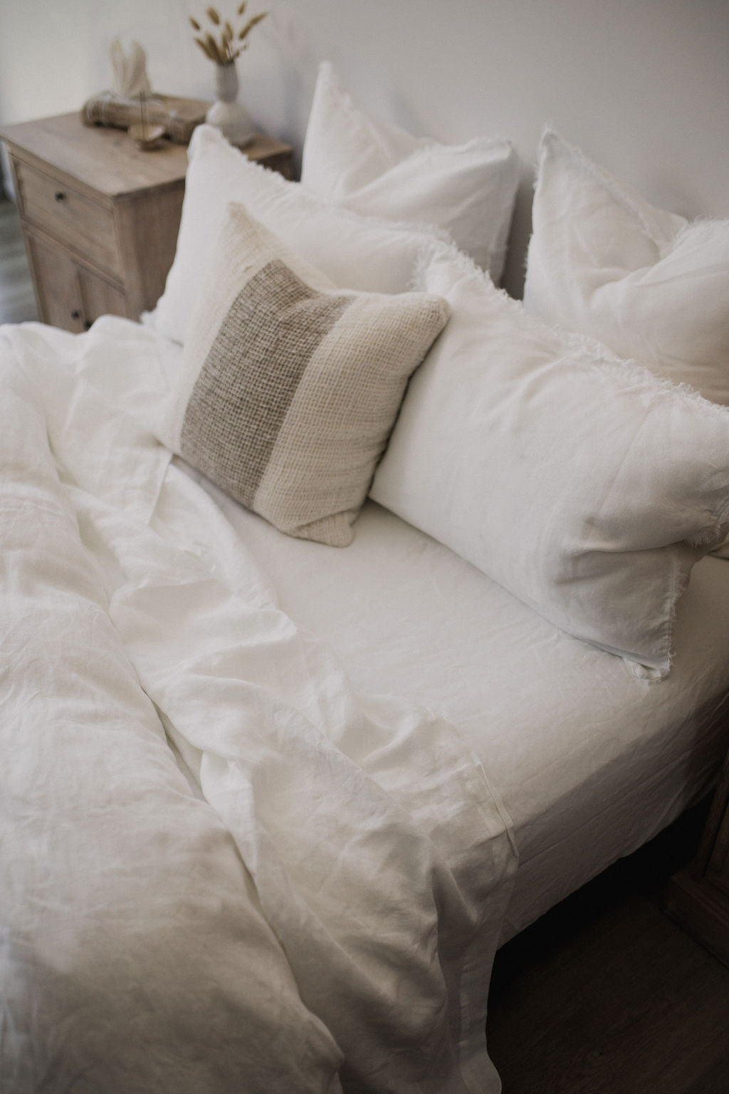 “Whistler” Linen Fitted Sheet - KULALA Living