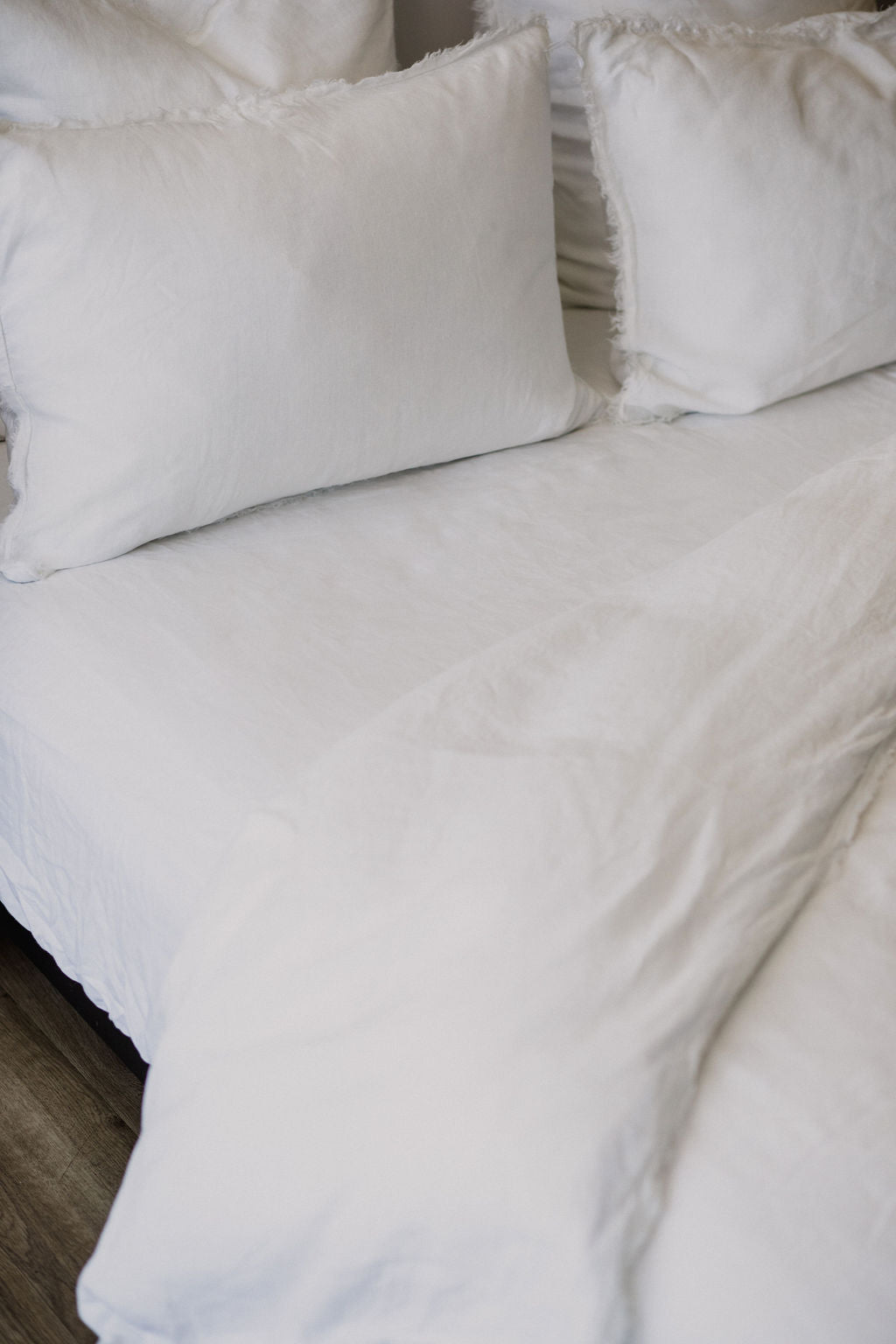 “Whistler” Linen Fitted Sheet - KULALA Living