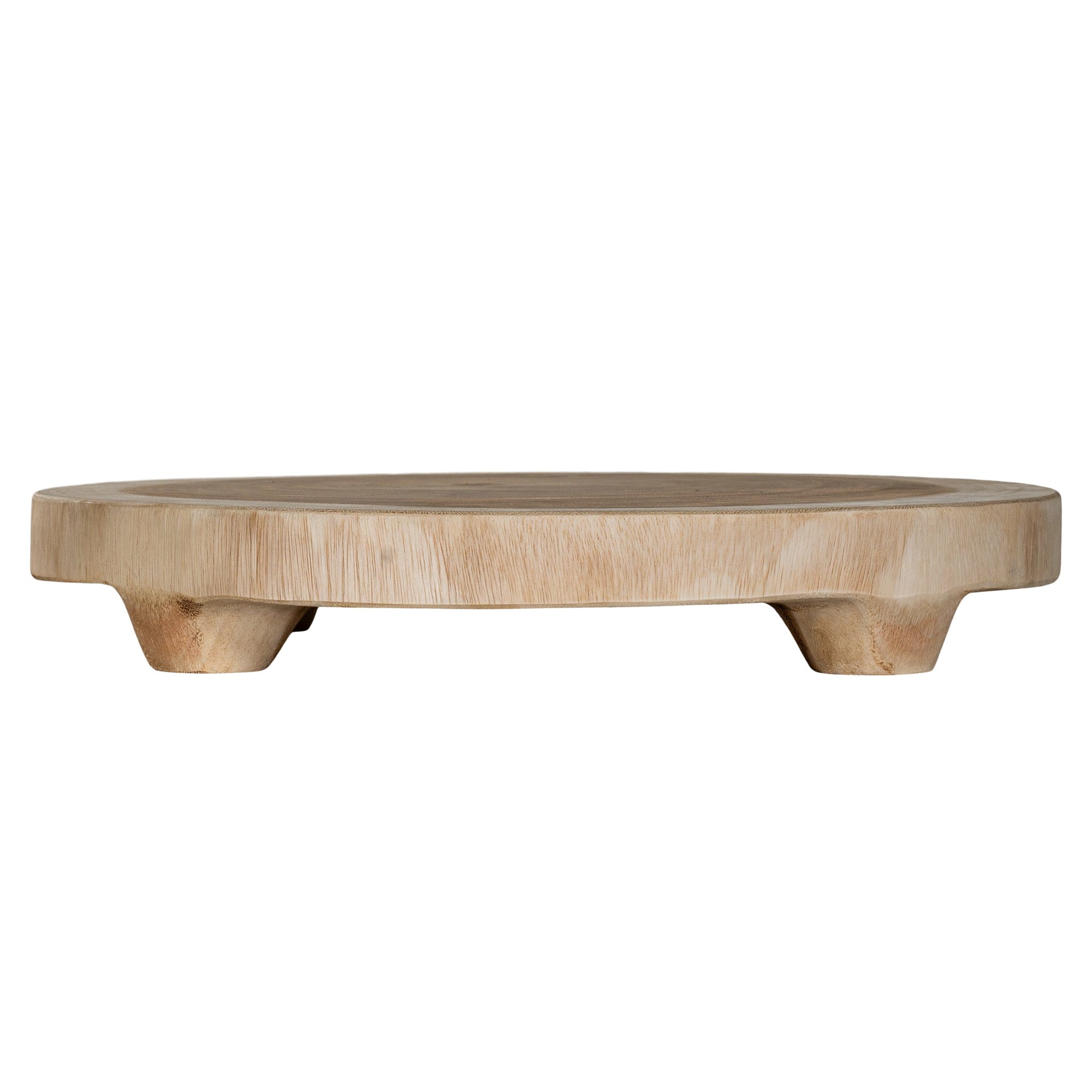 Lumara cheese plate in solid natural wood with round profile, visible timber grain and low pedestal feet.